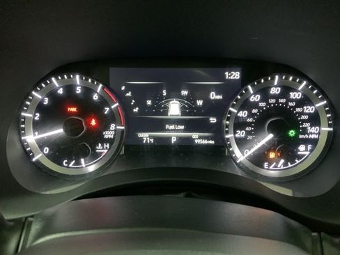Used 2023 Toyota Highlander LE AWD/4WD image 24