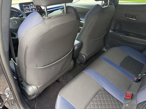 Used 2021 Toyota C-HR XLE FWD image 18