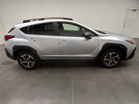 Used 2024 Subaru Crosstrek 2.0i Premium AWD/4WD image 9