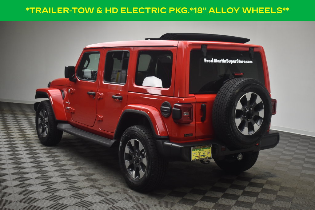 Used 2022 Jeep Wrangler Unlimited Sahara w/ LED Lighting Group AWD/4WD image 4