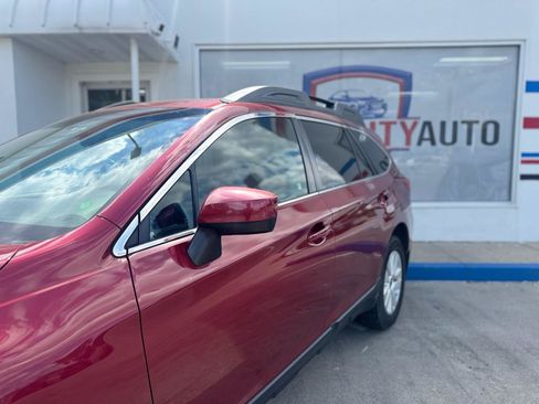 Used 2017 Subaru Outback 2.5i Premium w/ Popular Package #2 AWD/4WD image 5
