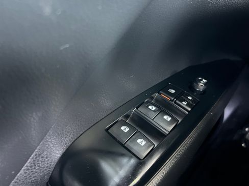 Used 2020 Toyota Camry LE image 21