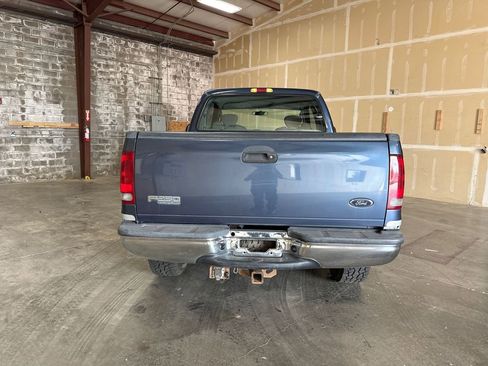 Used 2004 Ford F250 XLT image 5