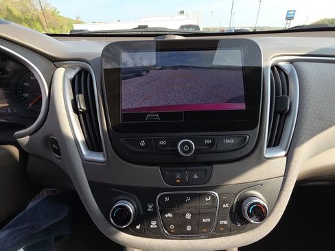 Used 2025 Chevrolet Malibu LT image 11