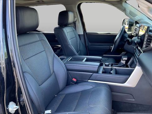 Used 2024 Toyota Tundra Limited AWD/4WD image 8