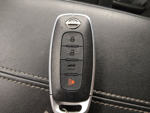 Used 2025 Nissan Sentra SV FWD image 32