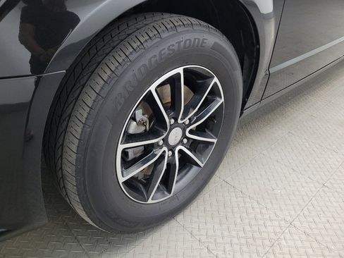 Used 2018 Dodge Grand Caravan GT FWD image 31