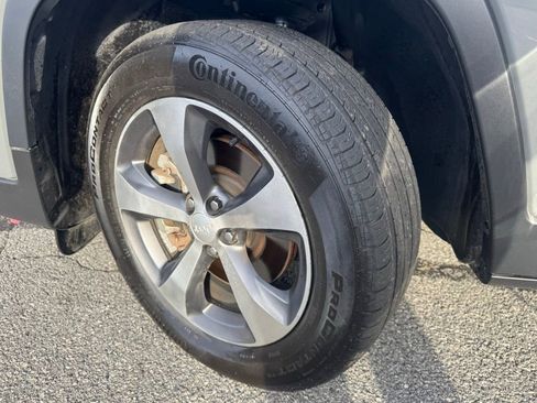 Used 2021 Jeep Cherokee Limited w/ Mopar Interior Package image 42