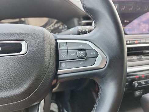 Used 2022 Jeep Compass Latitude w/ Sun and Sound Group AWD/4WD image 24
