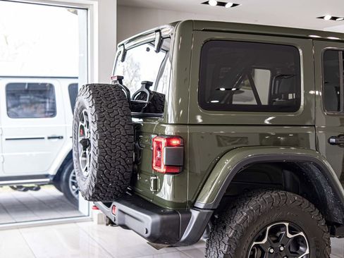 Used 2023 Jeep Wrangler Unlimited Rubicon w/ Dual Top Group AWD/4WD image 13