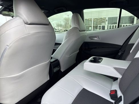 Certified 2025 Toyota Corolla XSE image 31