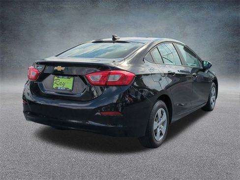 Certified 2018 Chevrolet Cruze LS image 9