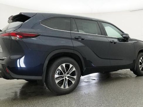 New 2026 Toyota Highlander XLE image 25