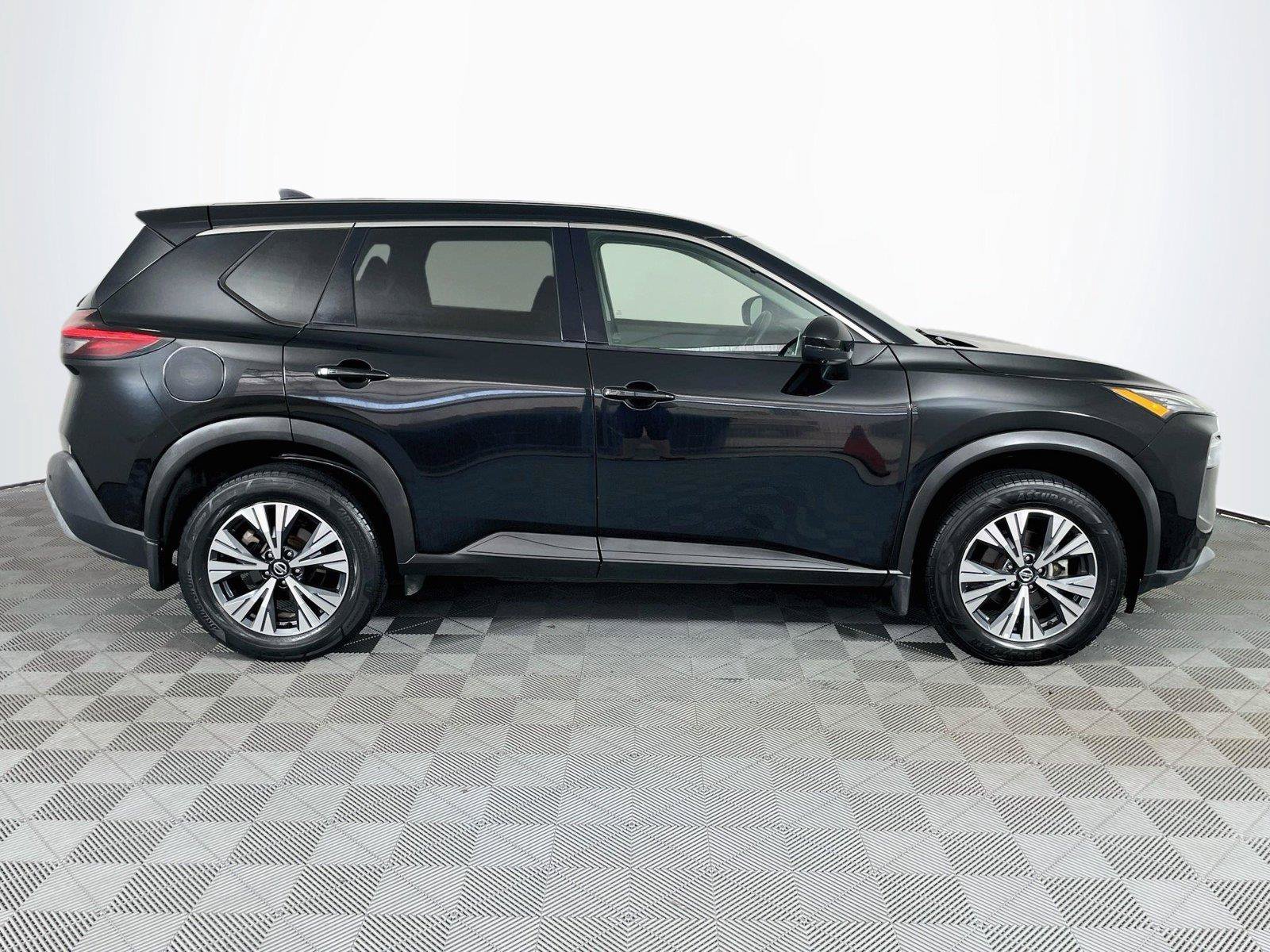 Used 2021 Nissan Rogue SV AWD/4WD image 11