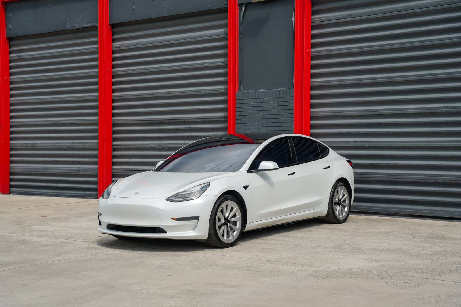 Used 2021 Tesla Model 3 Standard Range Plus RWD image 1