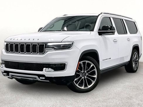 Used 2024 Jeep Wagoneer L Series III w/ Premium Group I AWD/4WD image 14