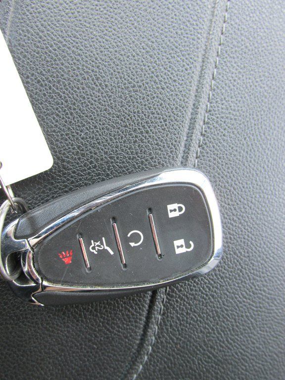 Used 2022 Chevrolet Traverse LT FWD image 17