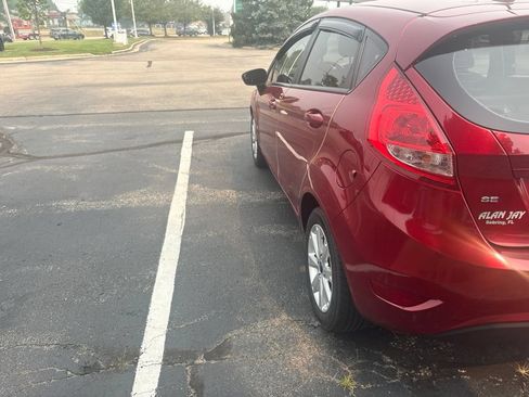 Used 2013 Ford Fiesta SE FWD image 7