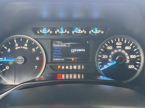 Used 2016 Ford F150 XLT w/ Equipment Group 302A Luxury AWD/4WD image 28