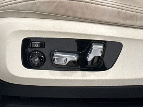 Used 2019 BMW X5 xDrive40i w/ M Sport Package image 14