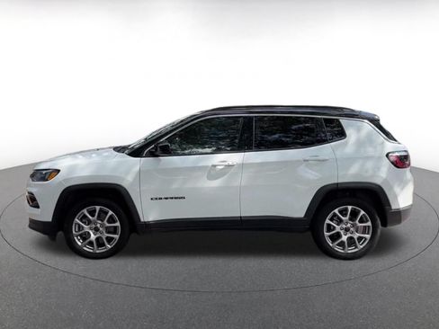 Used 2025 Jeep Compass Limited AWD/4WD image 7
