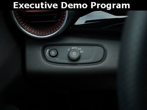 Used 2025 Chevrolet Trax RS w/ Driver Confidence Package image 19