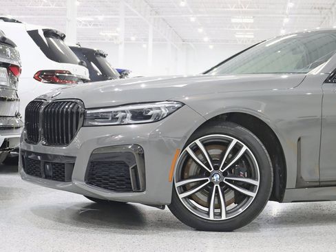 Used 2022 BMW 750i xDrive w/ Executive Package image 2