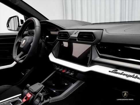 Used 2026 Lamborghini Urus SE AWD/4WD image 44