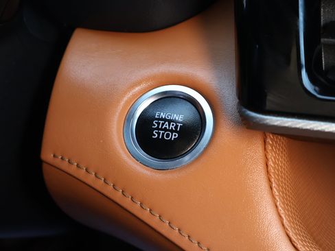 Used 2021 Toyota Highlander Platinum image 18