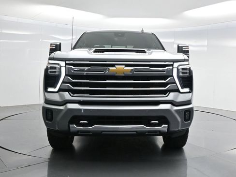 Used 2025 Chevrolet Silverado 2500 High Country w/ Technology Package AWD/4WD image 40