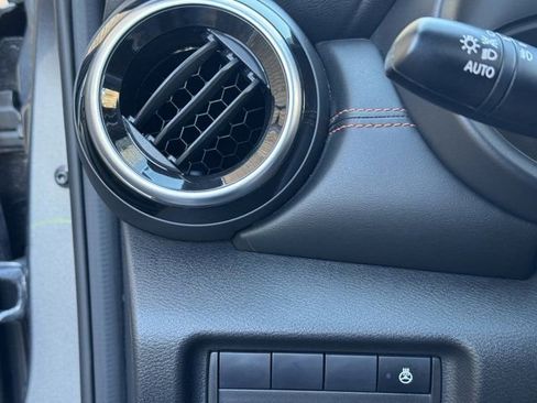 Used 2023 Nissan Kicks SR w/ SR Premium Package image 21