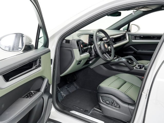 Certified 2026 Porsche Cayenne Coupe AWD/4WD image 7