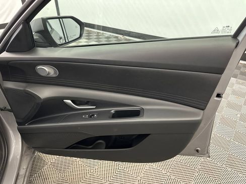 Used 2026 Hyundai Elantra SE w/ Cargo Package FWD image 14