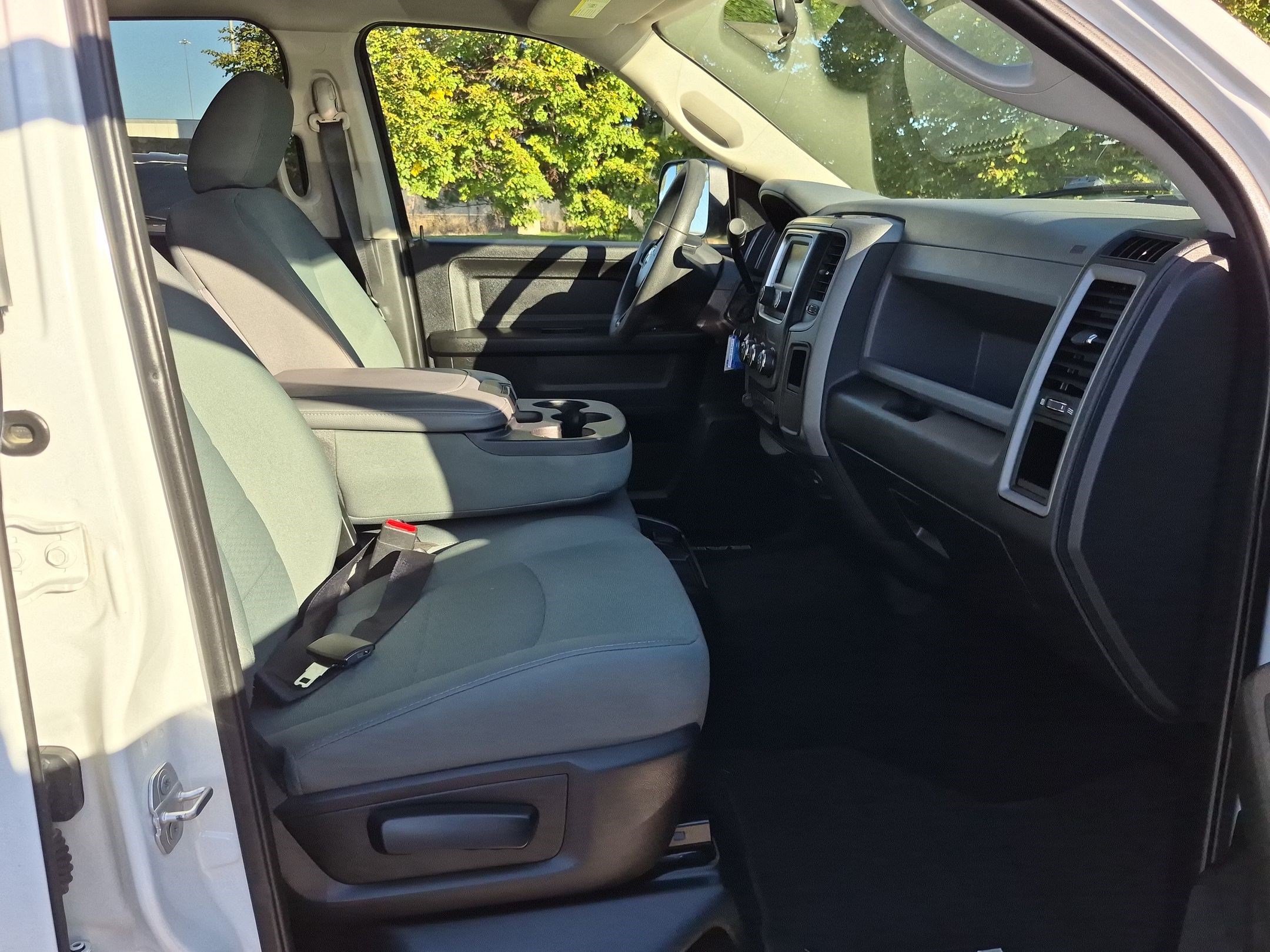 Used 2018 RAM 2500 Tradesman w/ Chrome Appearance Group AWD/4WD image 32
