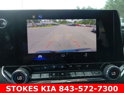Used 2023 Chevrolet Colorado LT w/ LT Convenience Package III RWD image 16