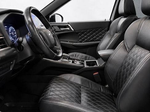 Used 2023 Mitsubishi Outlander SEL Black Edition AWD/4WD image 13