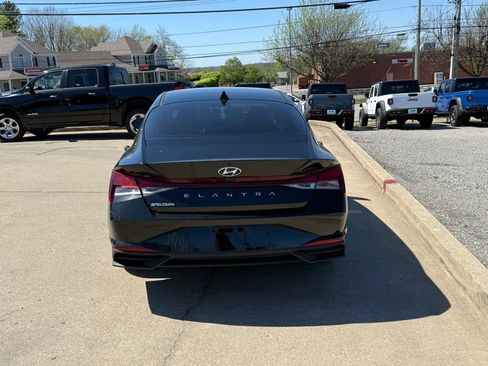 Used 2021 Hyundai Elantra SEL image 7