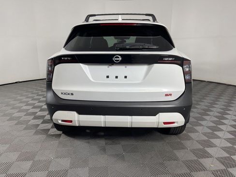 Used 2025 Nissan Kicks SR FWD image 7