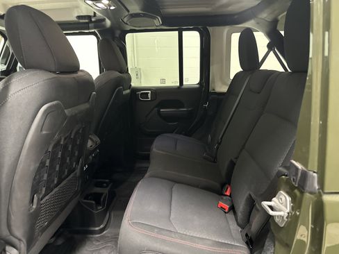 Used 2021 Jeep Wrangler Unlimited Rubicon image 31