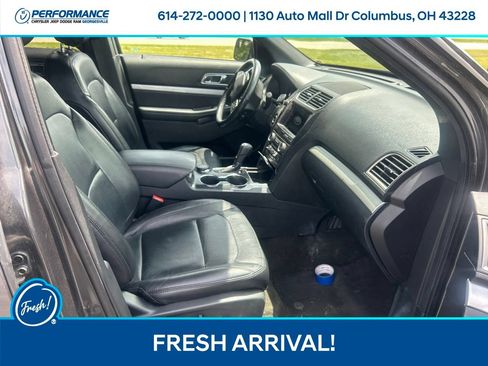 Used 2017 Ford Explorer XLT w/ Equipment Group 202A AWD/4WD image 16