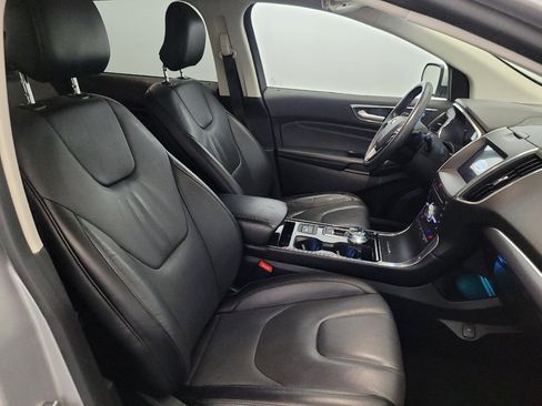Used 2019 Ford Edge Titanium w/ Equipment Group 301A AWD/4WD image 21