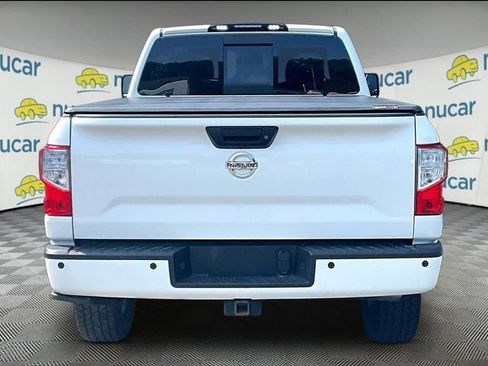 Used 2019 Nissan Titan SV w/ SV Convenience Package AWD/4WD image 4