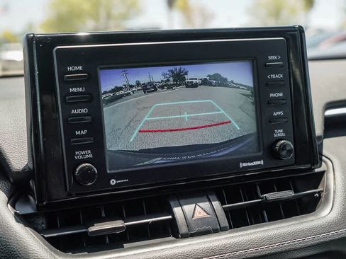 Used 2020 Toyota RAV4 XLE w/ Carpet Mat Package FWD image 22