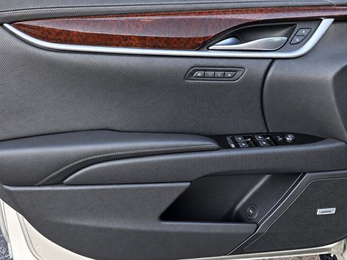 Used 2017 Cadillac XTS Luxury FWD image 12