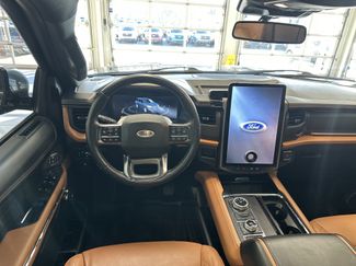 Used 2022 Ford Expedition Platinum video 2