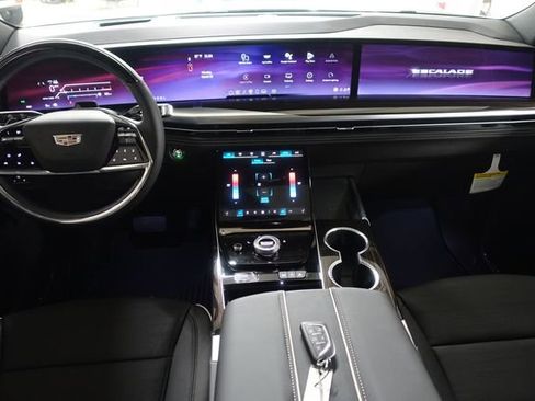 New 2026 Cadillac Escalade ESV Luxury image 11