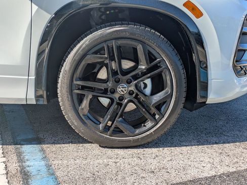 New 2026 Volkswagen Tiguan SE R-Line FWD image 11