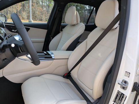 New 2026 Mercedes-Benz GLC 300 image 16