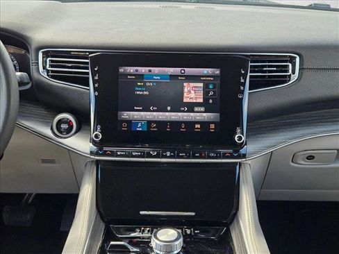 Used 2024 Jeep Wagoneer L Series II w/ Flexible Seating Group image 15