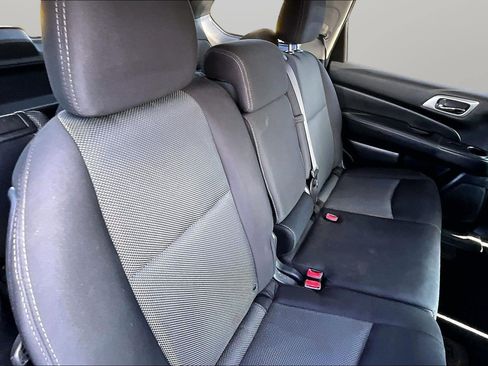 Used 2020 Nissan Pathfinder SV FWD image 16